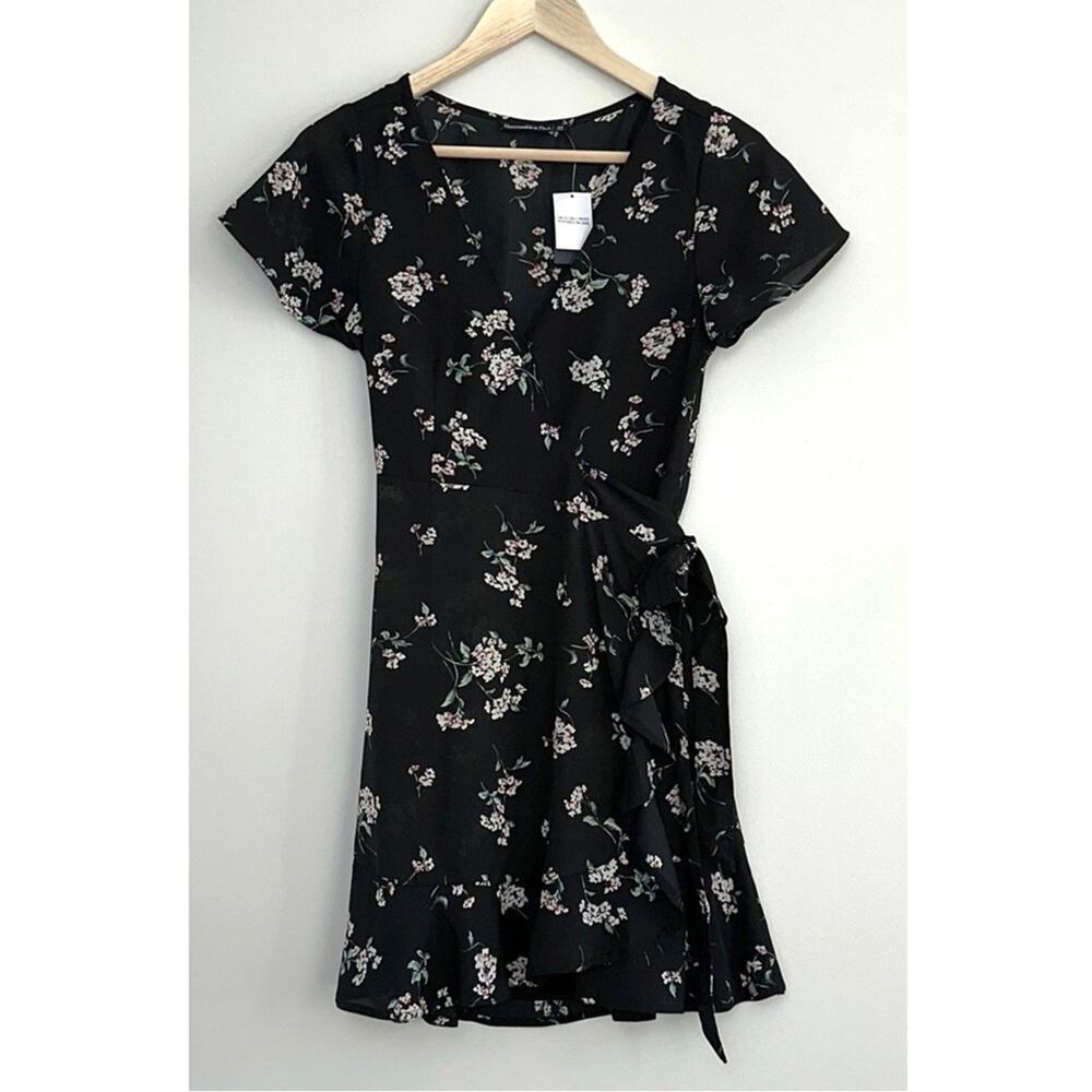NWT Abercrombie & Fitch Floral Print Wrap Mini Dress Sz XS